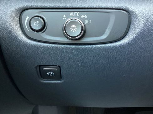 Used 2021 Chevrolet Blazer LT FWD image 22