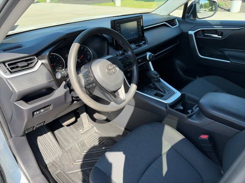Used 2019 Toyota RAV4 XLE AWD/4WD image 12