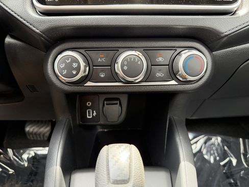 Used 2024 Nissan Versa S w/ Trunk Package FWD image 19