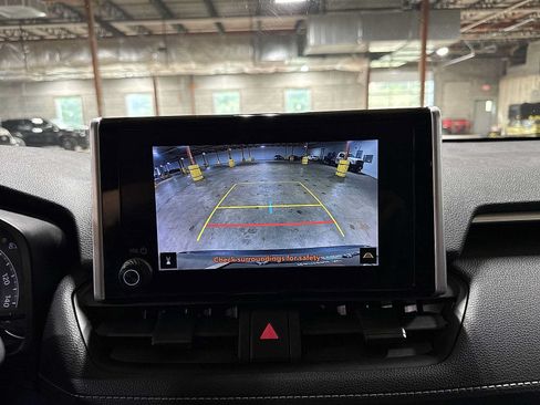Used 2023 Toyota RAV4 LE AWD/4WD image 23
