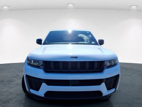 New 2026 Jeep Grand Cherokee 4WD image 4