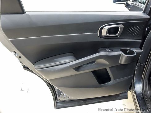 Used 2022 Kia Sorento LX image 27