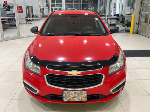 Used 2015 Chevrolet Cruze LS image 2