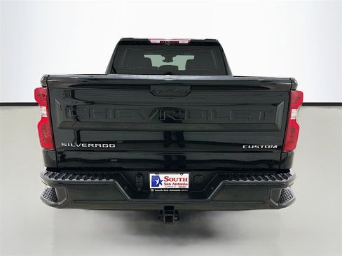 Used 2023 Chevrolet Silverado 1500 Custom image 6