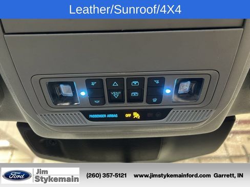 Used 2023 Ford Explorer XLT AWD/4WD image 37