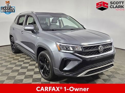Used 2022 Volkswagen Taos SE w/ Panoramic Sunroof Package image 1