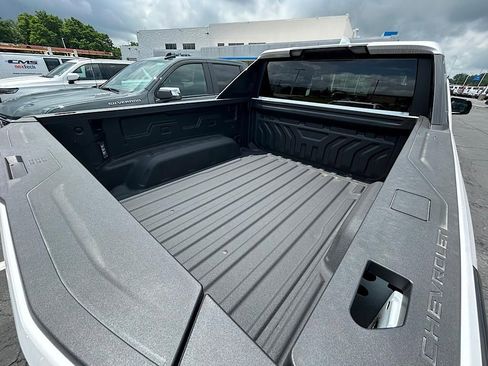 New 2024 Chevrolet Silverado EV W/T image 25
