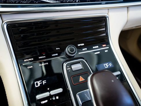 Used 2023 Porsche Panamera Platinum Edition image 49