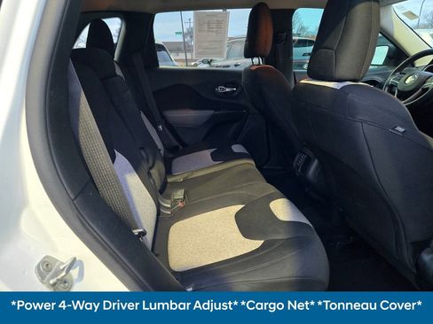 Used 2014 Jeep Cherokee Latitude w/ Comfort/Convenience Group image 17