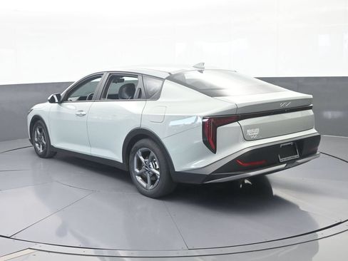 Used 2025 Kia K4 FWD image 4