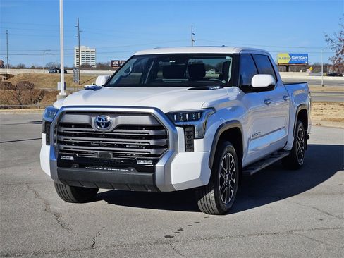 Used 2024 Toyota Tundra Limited image 2