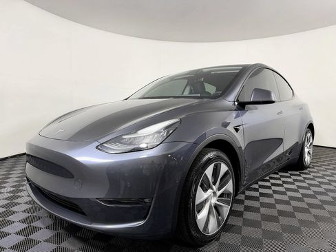 Used 2021 Tesla Model Y Long Range AWD/4WD image 2