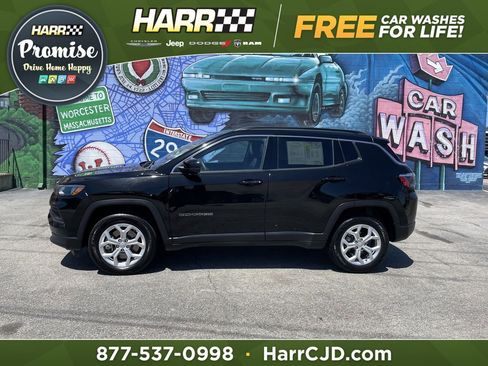 Used 2024 Jeep Compass Latitude AWD/4WD image 1