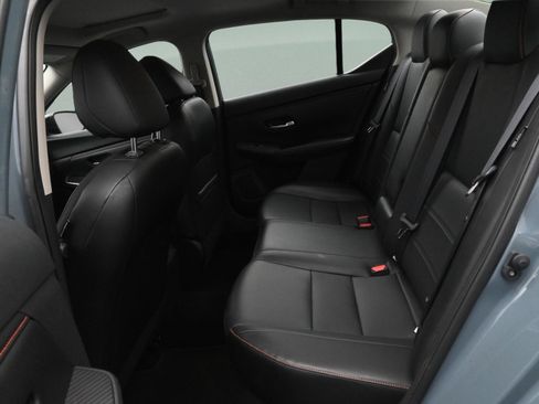 Used 2025 Nissan Sentra SR w/ SR Premium Package FWD image 13
