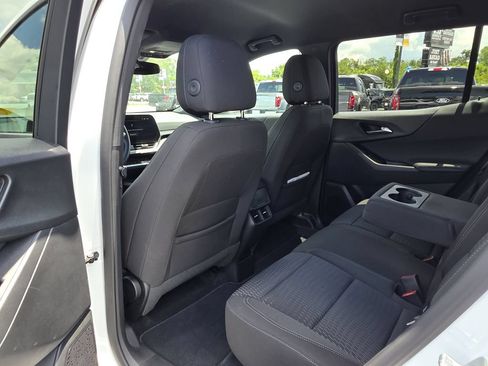 Used 2026 Chevrolet Equinox LT AWD/4WD image 13