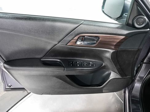 Used 2017 Honda Accord EX image 22
