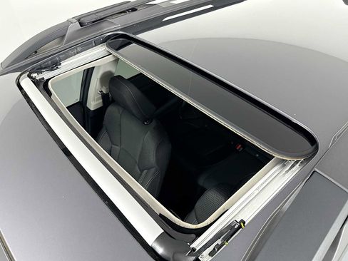 Used 2025 Subaru Outback Premium image 19