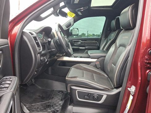 Used 2019 RAM 1500 Laramie AWD/4WD image 13