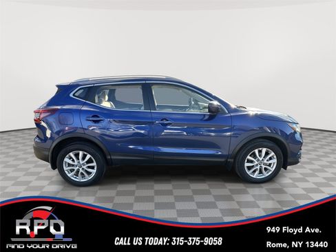 Used 2020 Nissan Rogue Sport SV image 5