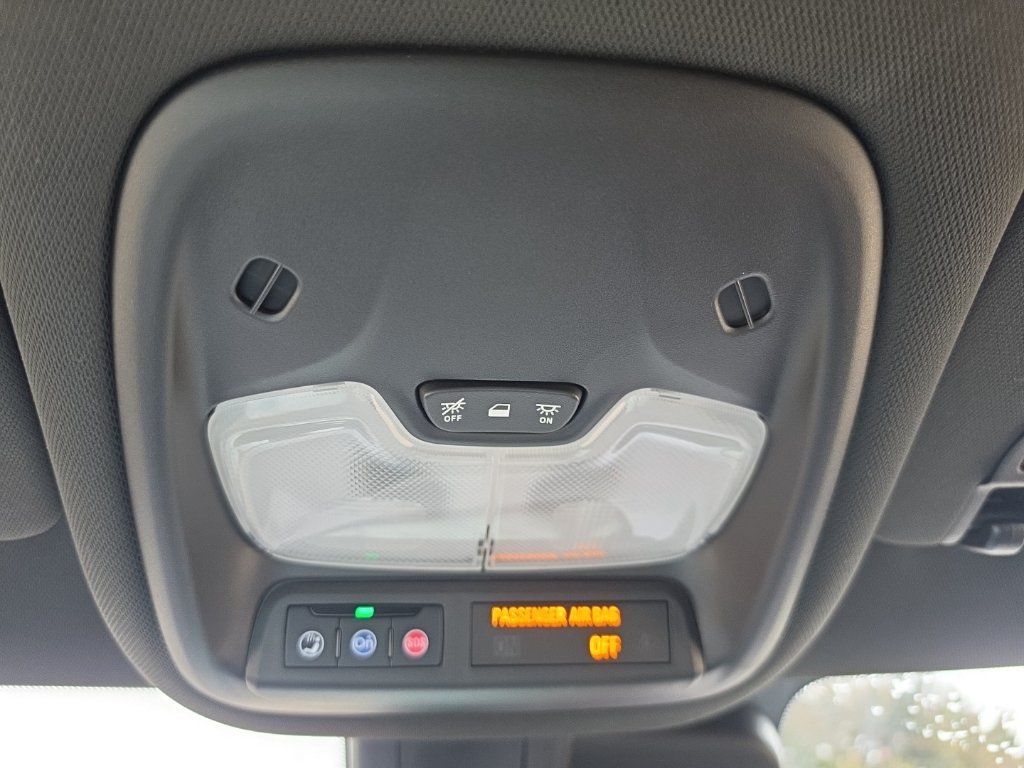Used 2025 Chevrolet TrailBlazer RS w/ Convenience Package FWD image 41