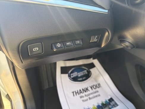 Used 2022 Buick Enclave Premium image 13