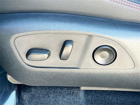 Used 2024 Chevrolet Traverse RS image 12