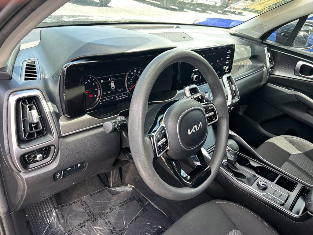 Used 2023 Kia Sorento LX FWD image 21