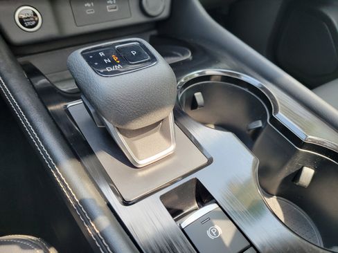 Used 2023 Nissan Rogue SL w/ SL Premium Package FWD image 18
