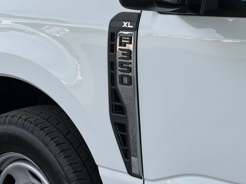 Used 2024 Ford F350 XL RWD image 5