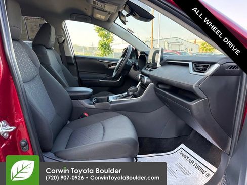 Used 2025 Toyota RAV4 XLE AWD/4WD image 11