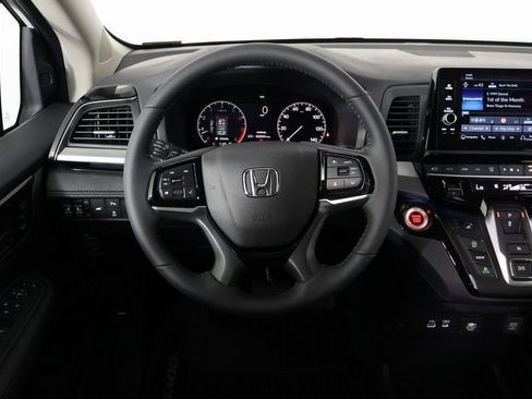 New 2026 Honda Odyssey Touring image 3