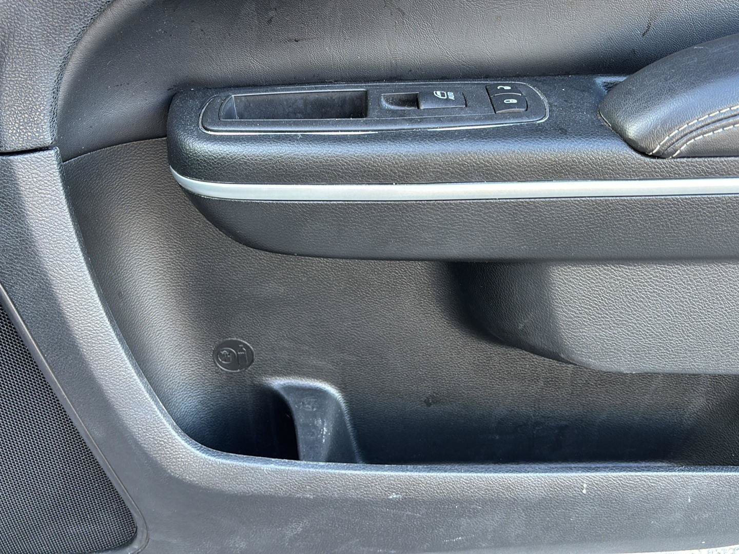 Used 2023 Chrysler 300 S RWD image 76