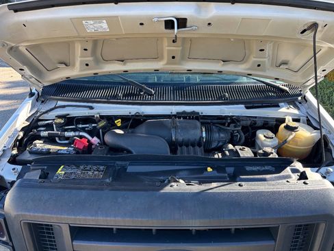 Used 2011 Ford E-250 and Econoline 250 w/ Commercial Cargo Van Pkg image 18