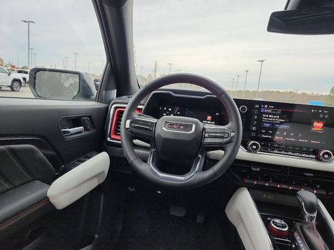 New 2026 GMC Canyon AT4X AWD/4WD image 8