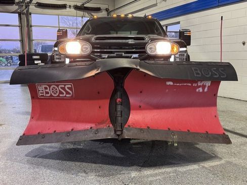 Used 2025 Chevrolet Silverado 2500 LTZ w/ LTZ Premium Package image 3