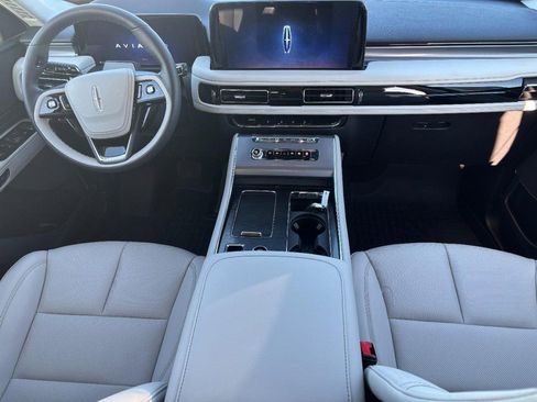 New 2026 Lincoln Aviator AWD image 13