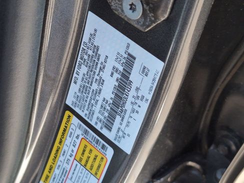 Used 2020 Ford Fusion SE FWD image 23