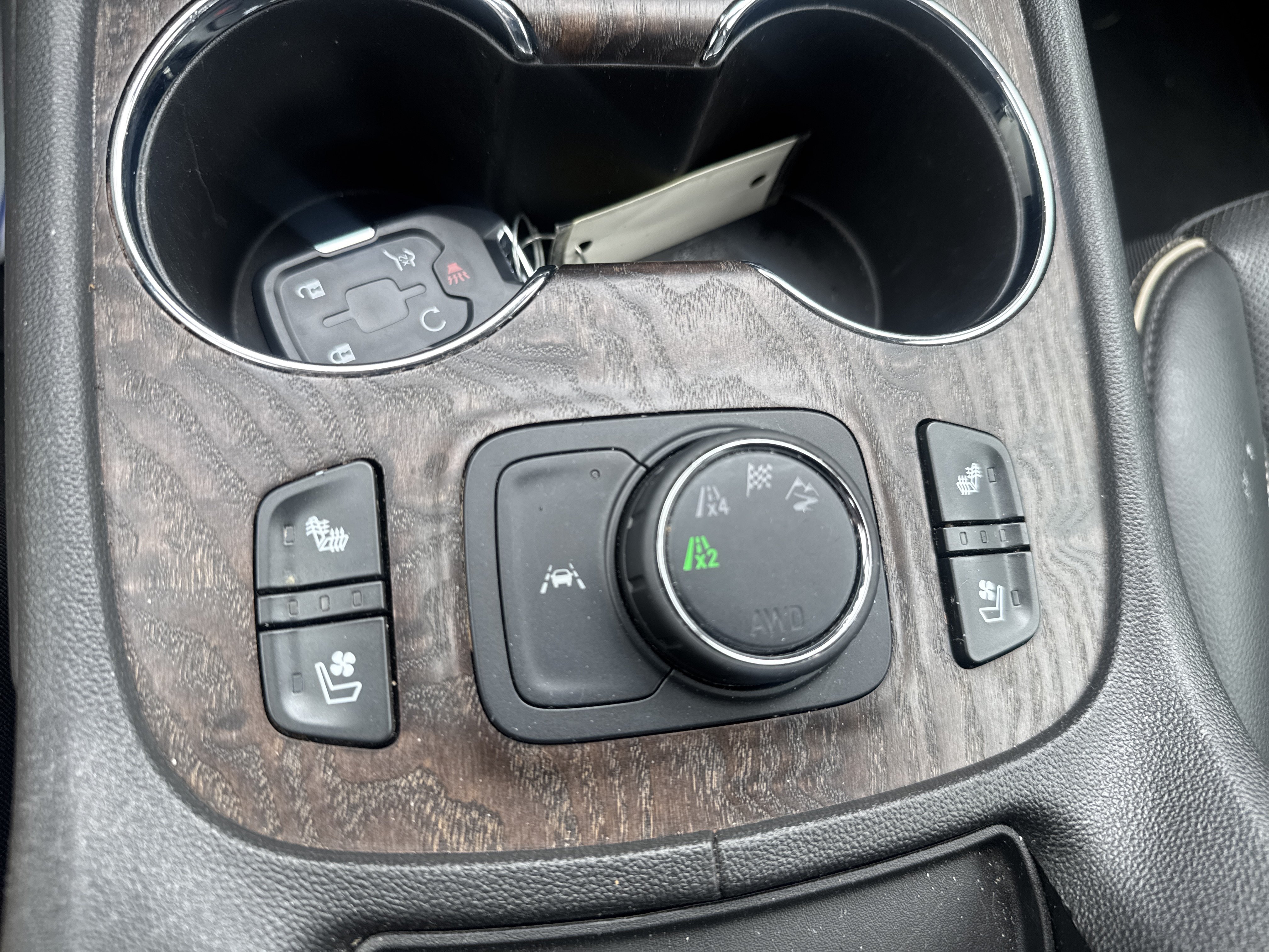 Used 2023 GMC Acadia Denali AWD/4WD image 28