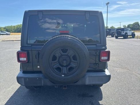 Used 2018 Jeep Wrangler Sport AWD/4WD image 8