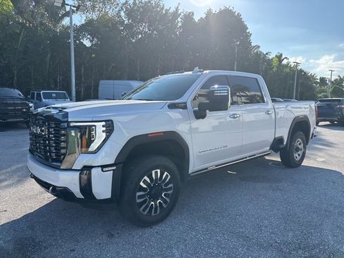 Used 2024 GMC Sierra 2500 Denali Ultimate image 5