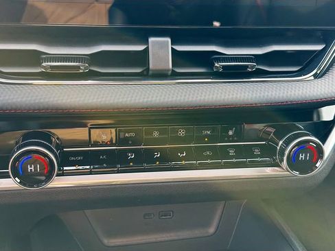 New 2026 Chevrolet Equinox RS w/ LPO, Floor Liner Package image 15