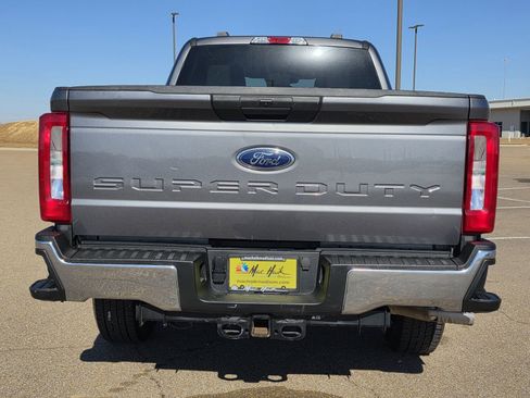 Used 2024 Ford F250 XLT image 6