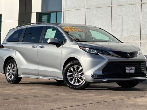 Certified 2023 Toyota Sienna XLE image 2