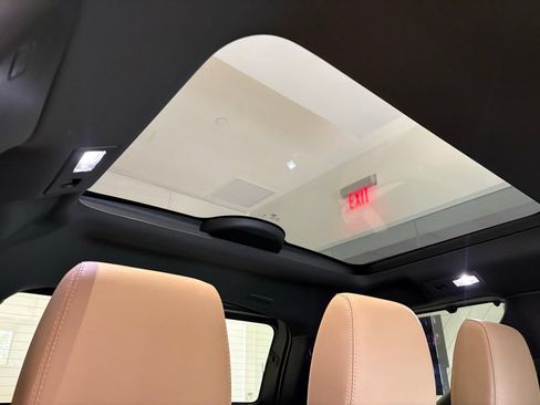 New 2026 Land Rover Discovery Dynamic SE AWD/4WD image 19