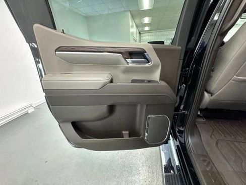 Used 2025 GMC Sierra 1500 SLT w/ SLT Premium Plus Package AWD/4WD image 8
