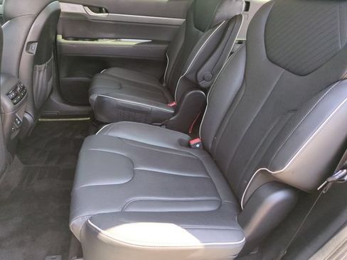 Used 2024 Hyundai Palisade SEL w/ Premium Package FWD image 15