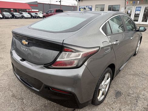 Used 2017 Chevrolet Volt LT w/ Comfort Package image 5