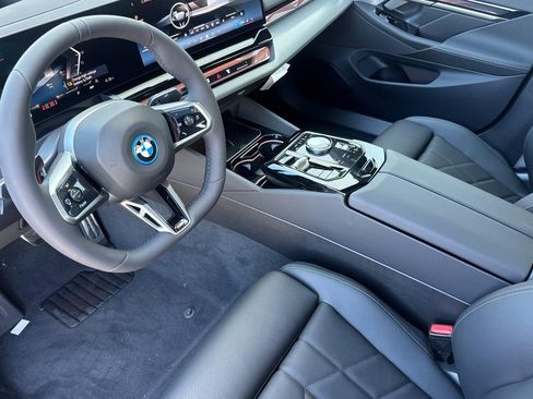 New 2026 BMW i5 eDrive40 w/ M Sport Package RWD image 4