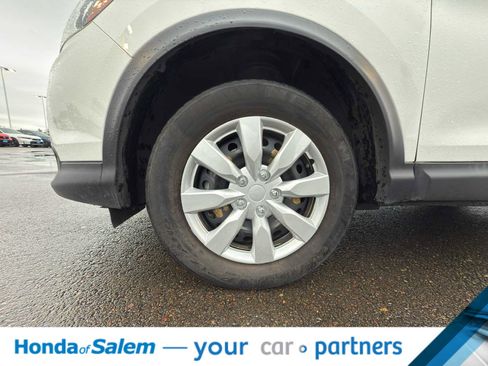 Used 2018 Nissan Rogue Sport S image 11