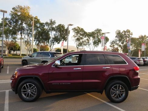 Used 2017 Jeep Grand Cherokee Limited image 7